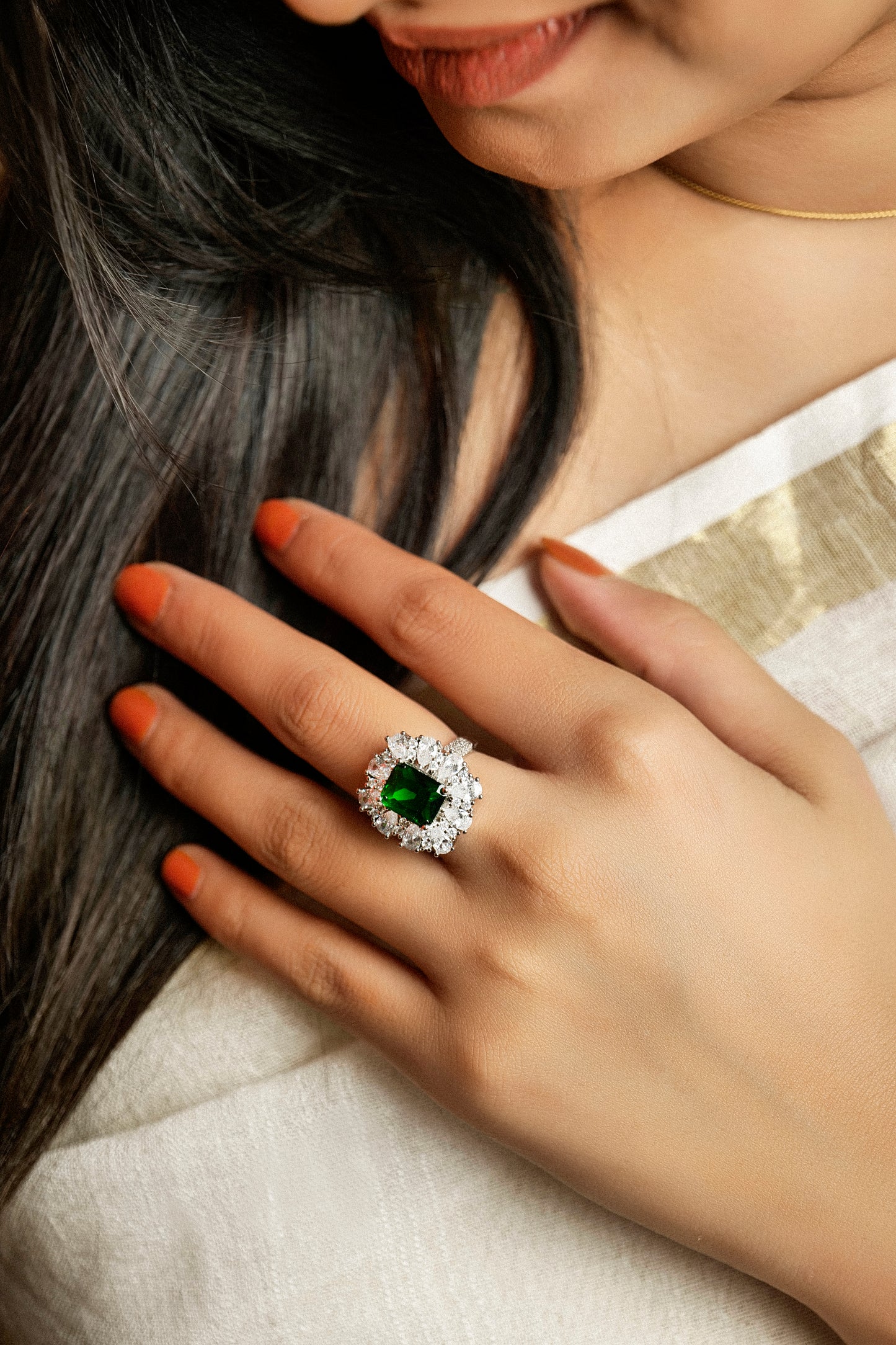 EMERALD BLOOM RING