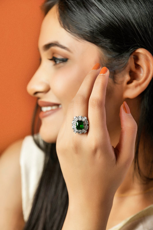 EMERALD BLOOM RING