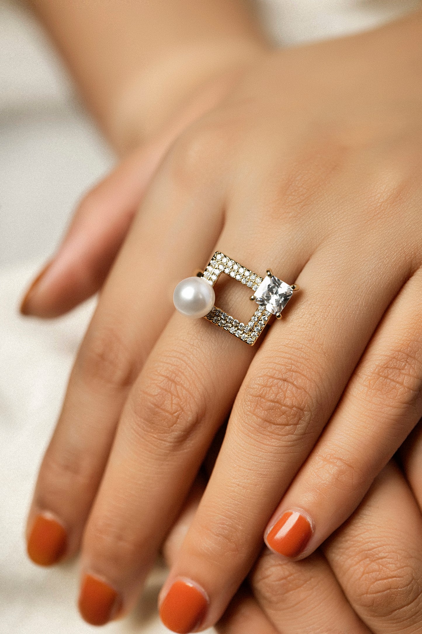 PEARL FRAME RING