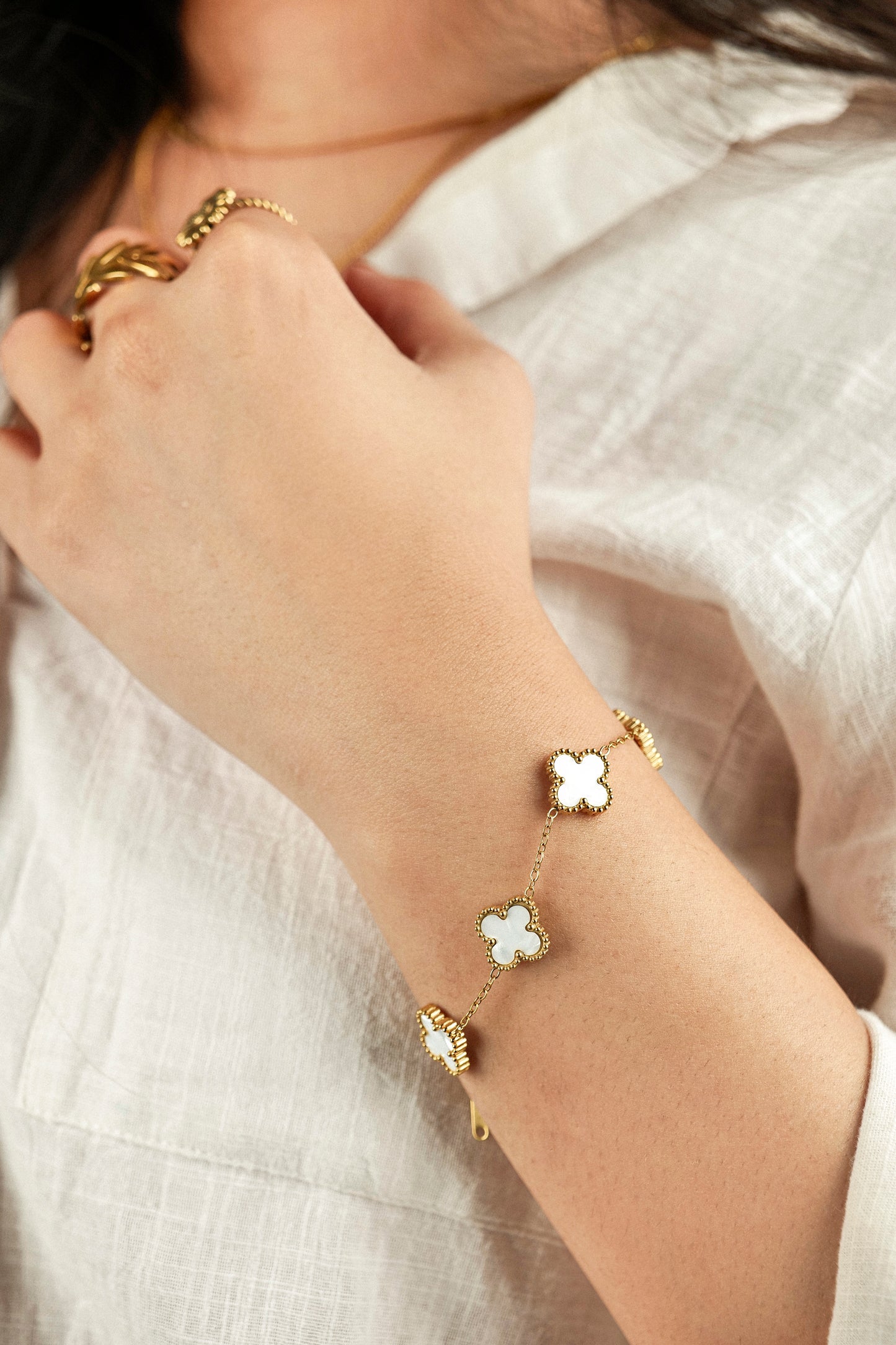 CLOVER CHARM BRACELET