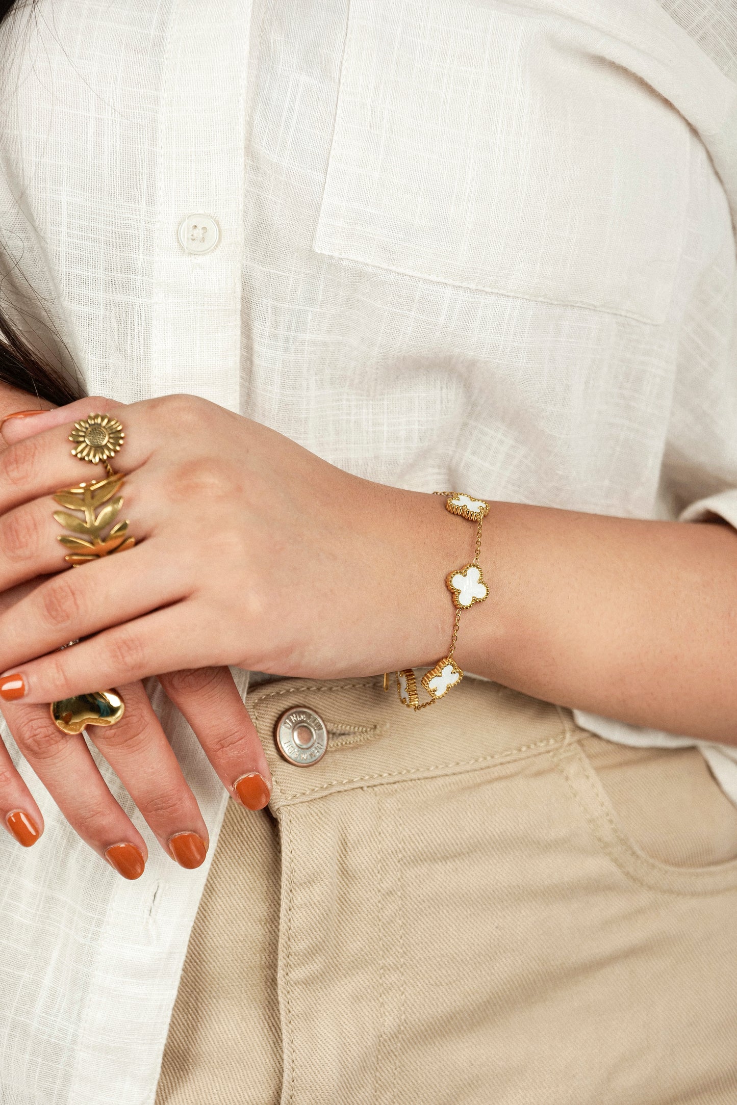 CLOVER CHARM BRACELET