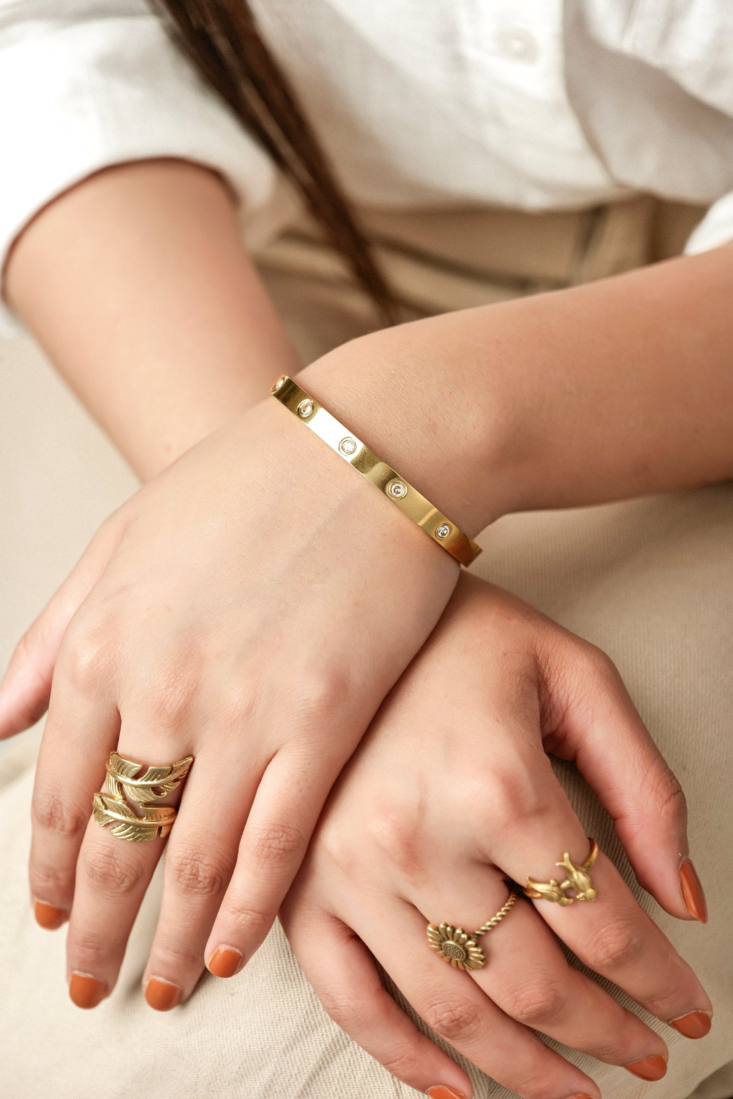 STAINLESS STEEL CLASSIC CRYSTAL SCREW BANGLE BRACELET