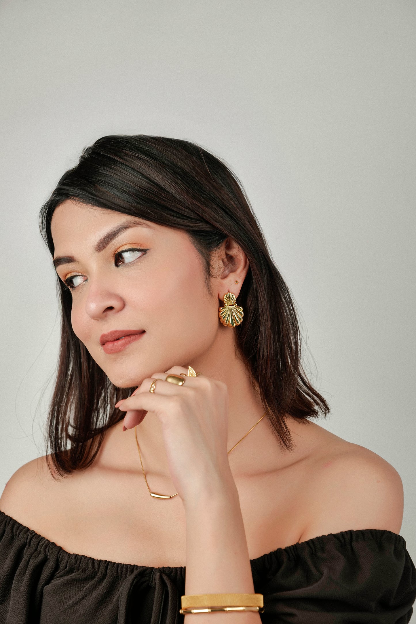 SHELL CHARM EVERYDAY EARRINGS
