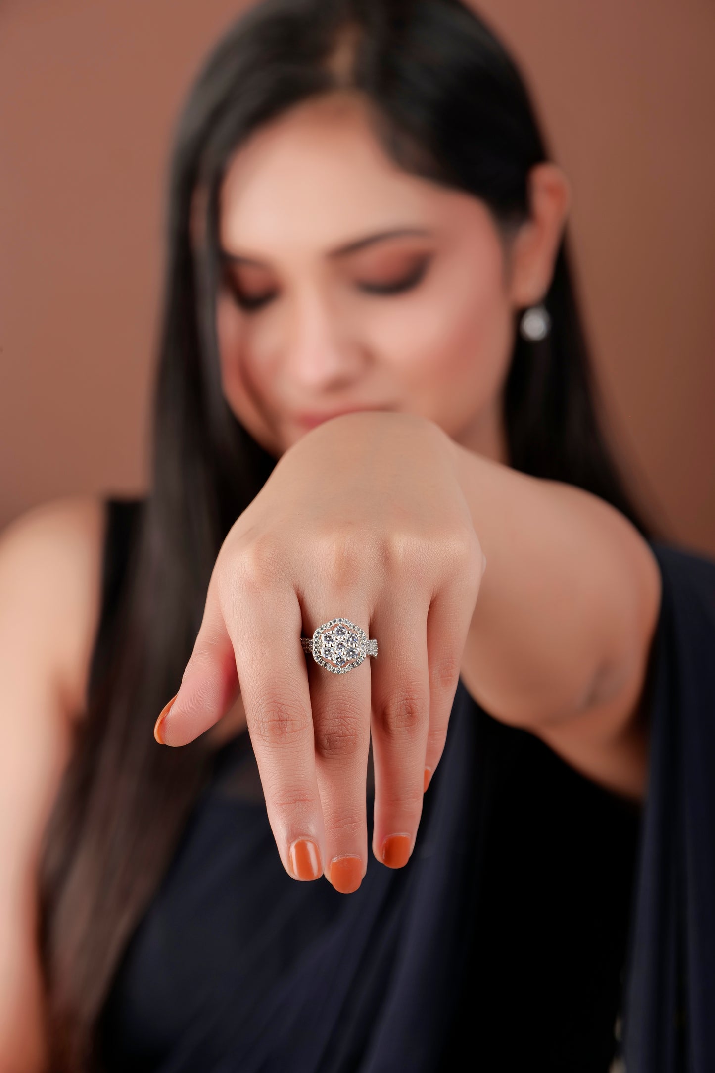 DIAMOND BLOOM RING
