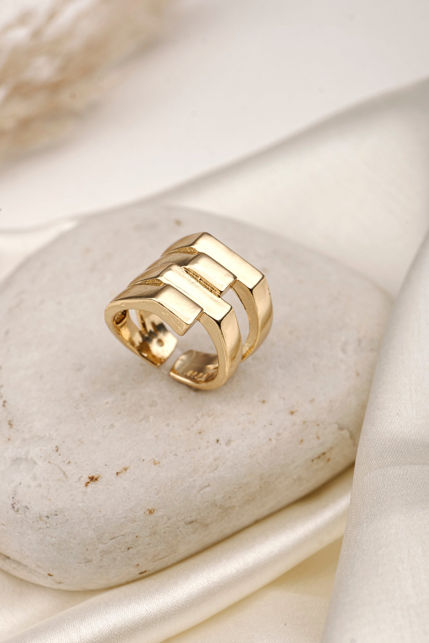 BLOCK LINK RING