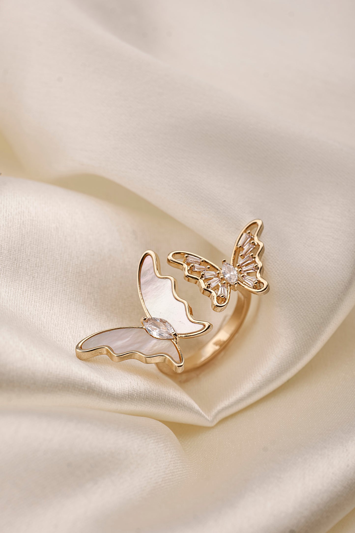 BUTTERFLY WHISPER RING