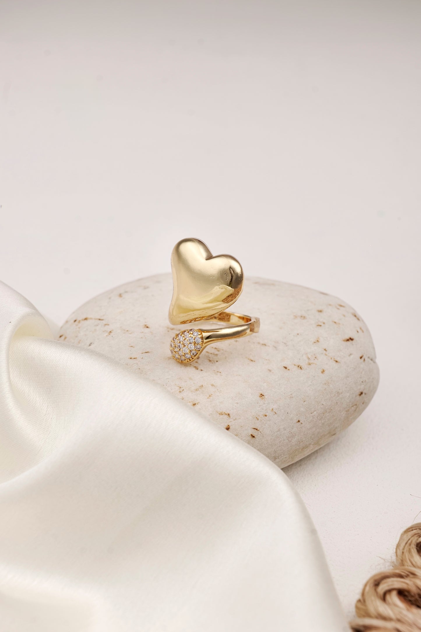 HEART GLOW RING