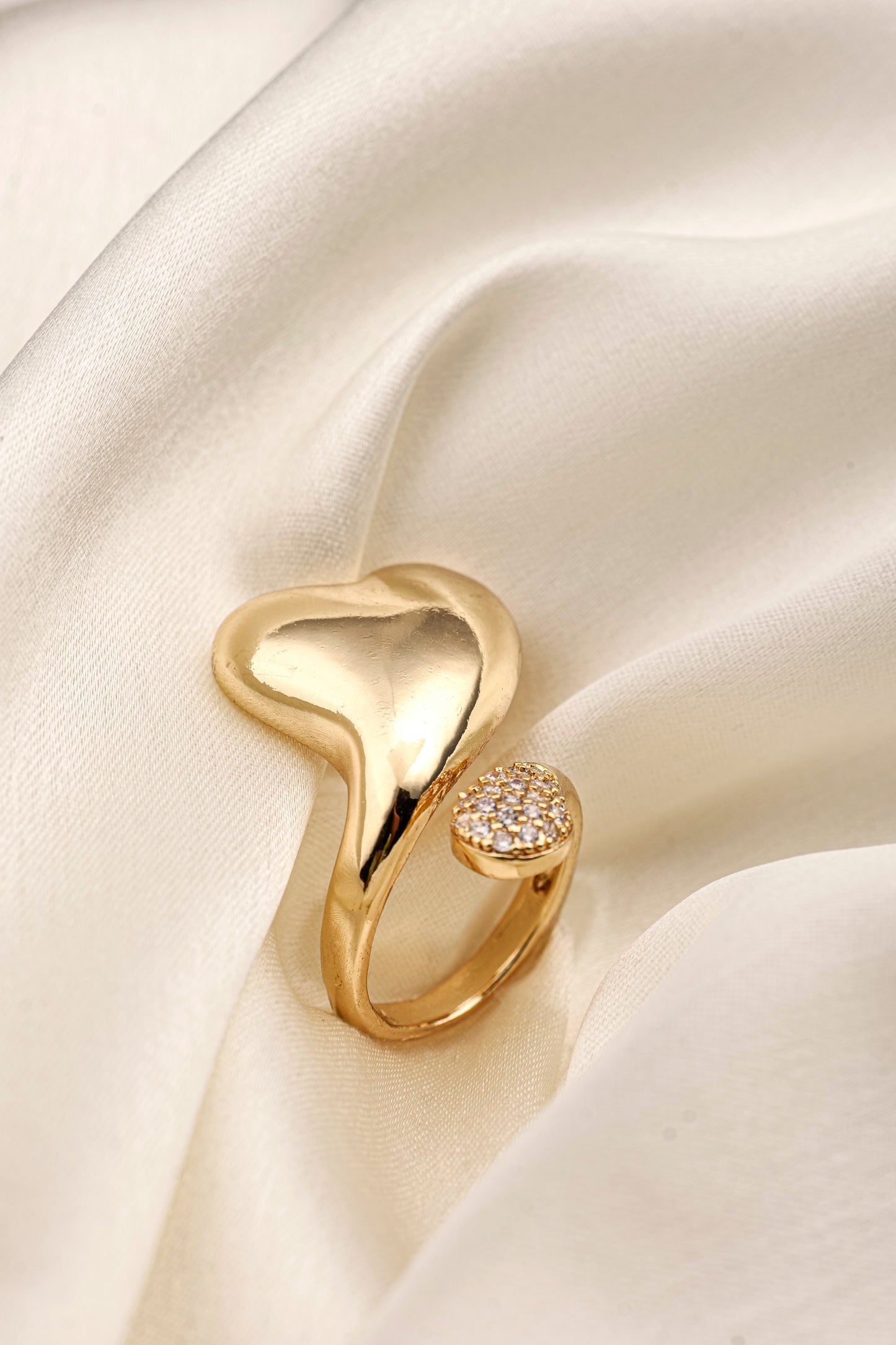 HEART GLOW RING
