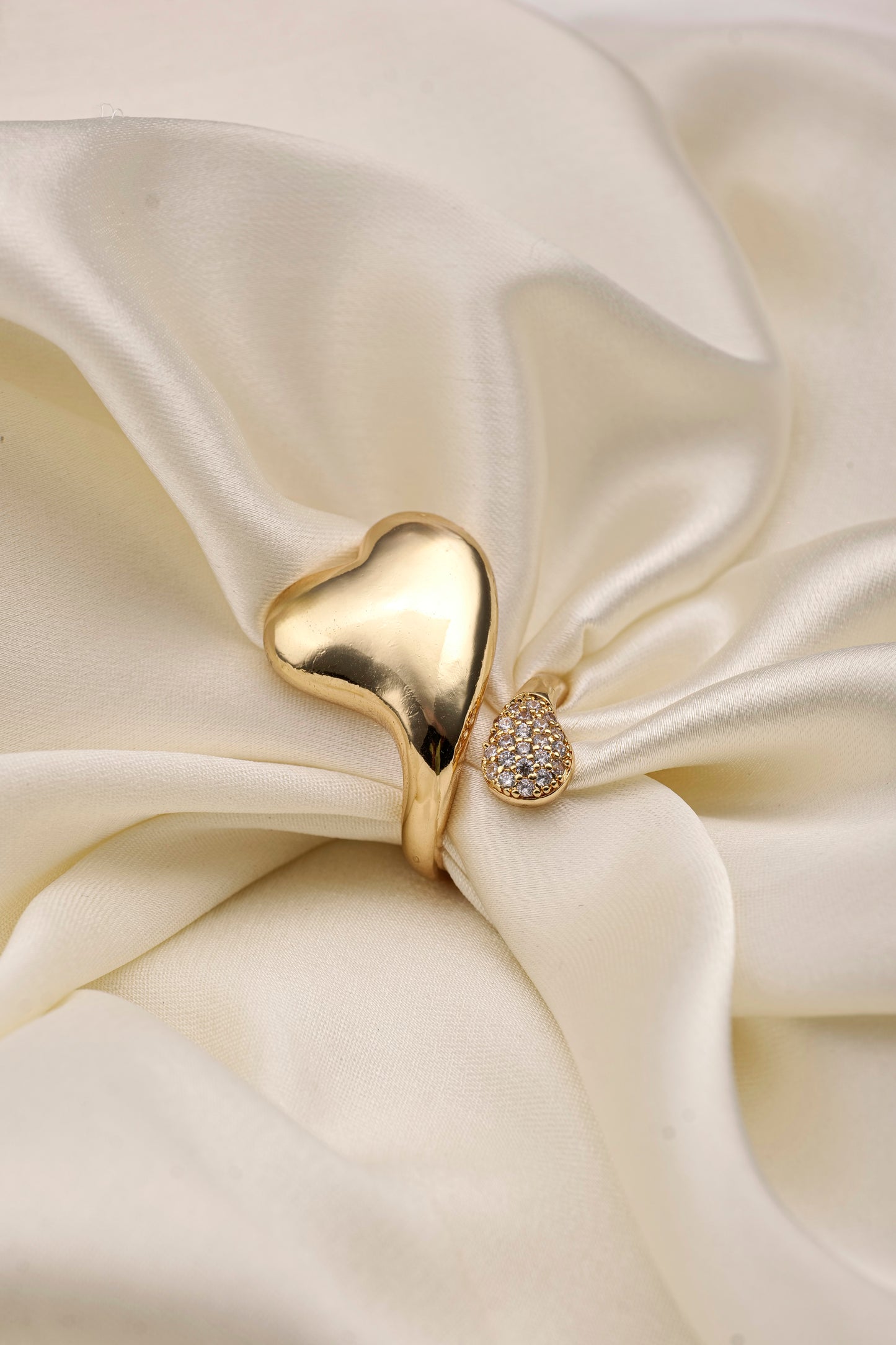 HEART GLOW RING