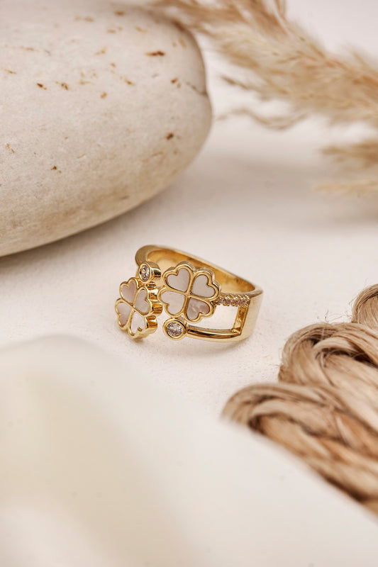 LUCK CHARM CLOVER RING