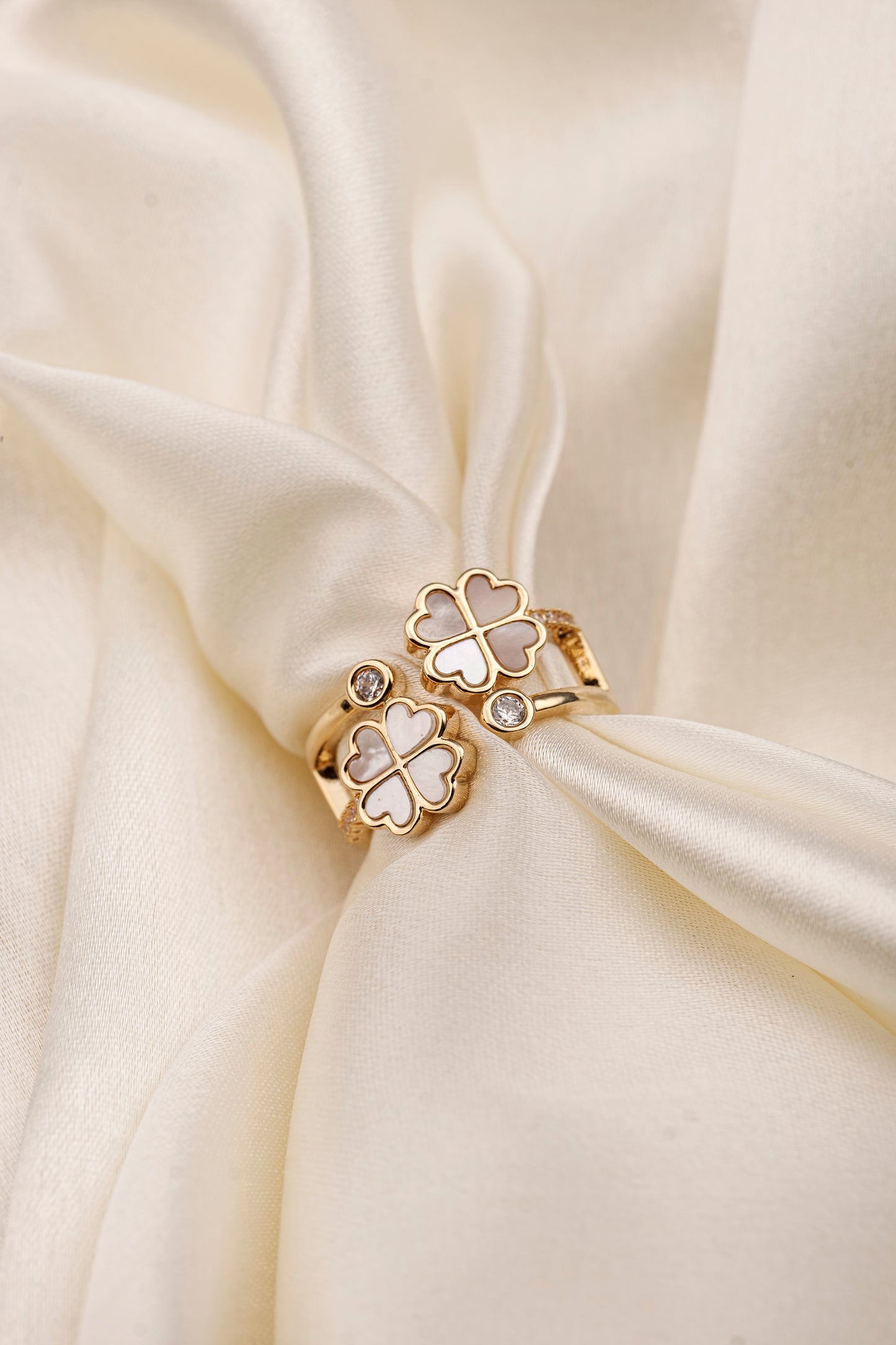 LUCK CHARM CLOVER RING