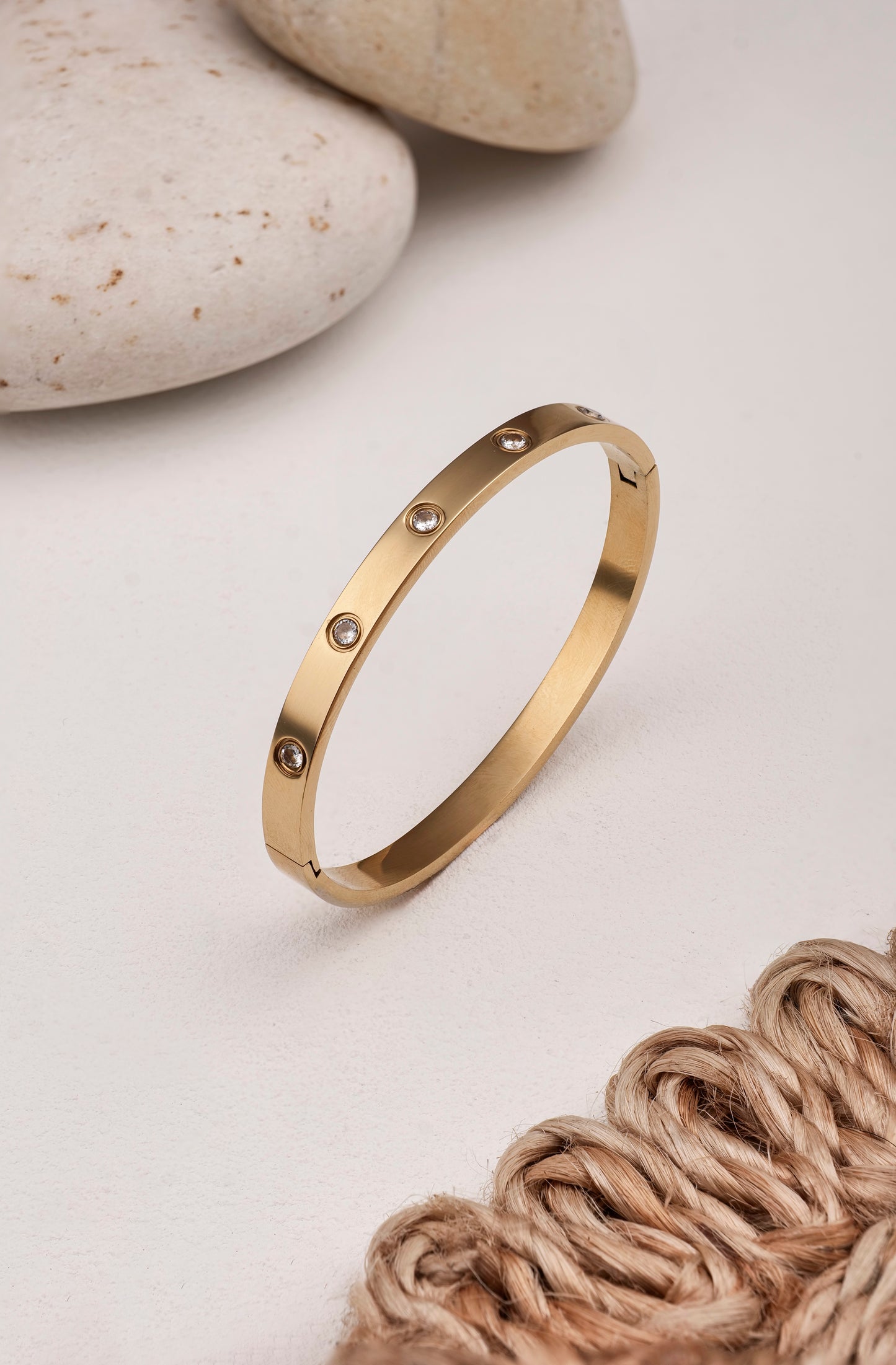 STAINLESS STEEL CLASSIC CRYSTAL SCREW BANGLE BRACELET