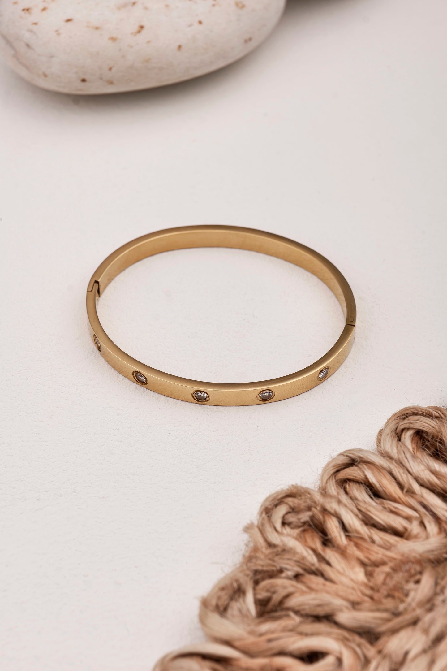 STAINLESS STEEL CLASSIC CRYSTAL SCREW BANGLE BRACELET