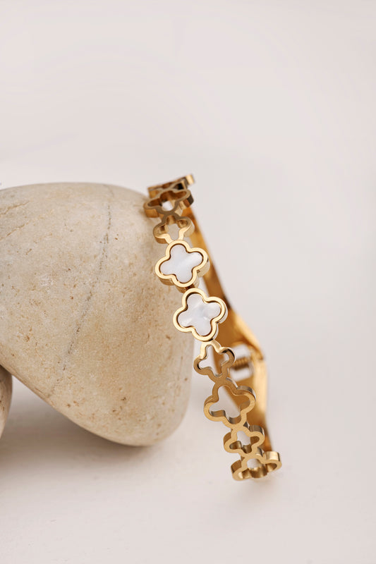 CLOVER MOTHER OF PEARLS BRACELET