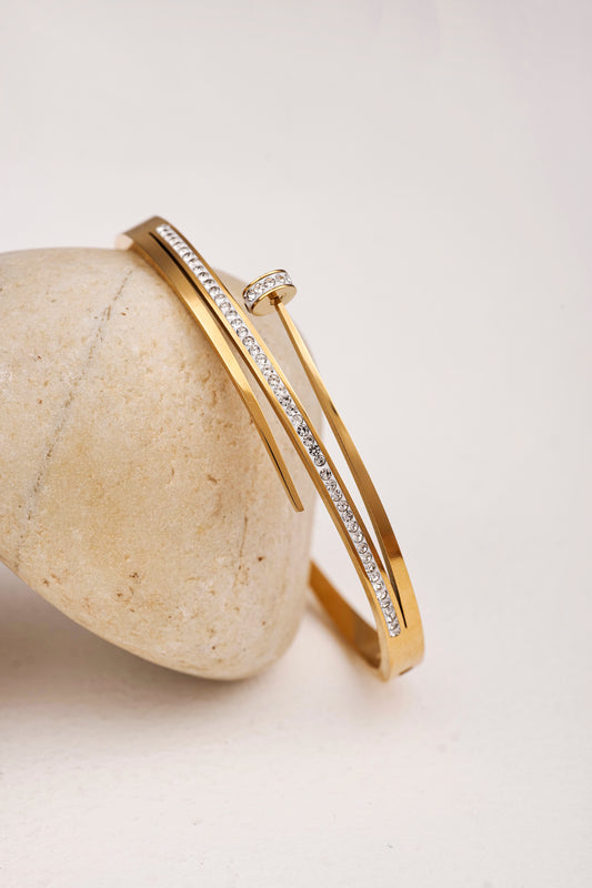 AMERICAN DIAMOND SLEEK NAIL BRACELET