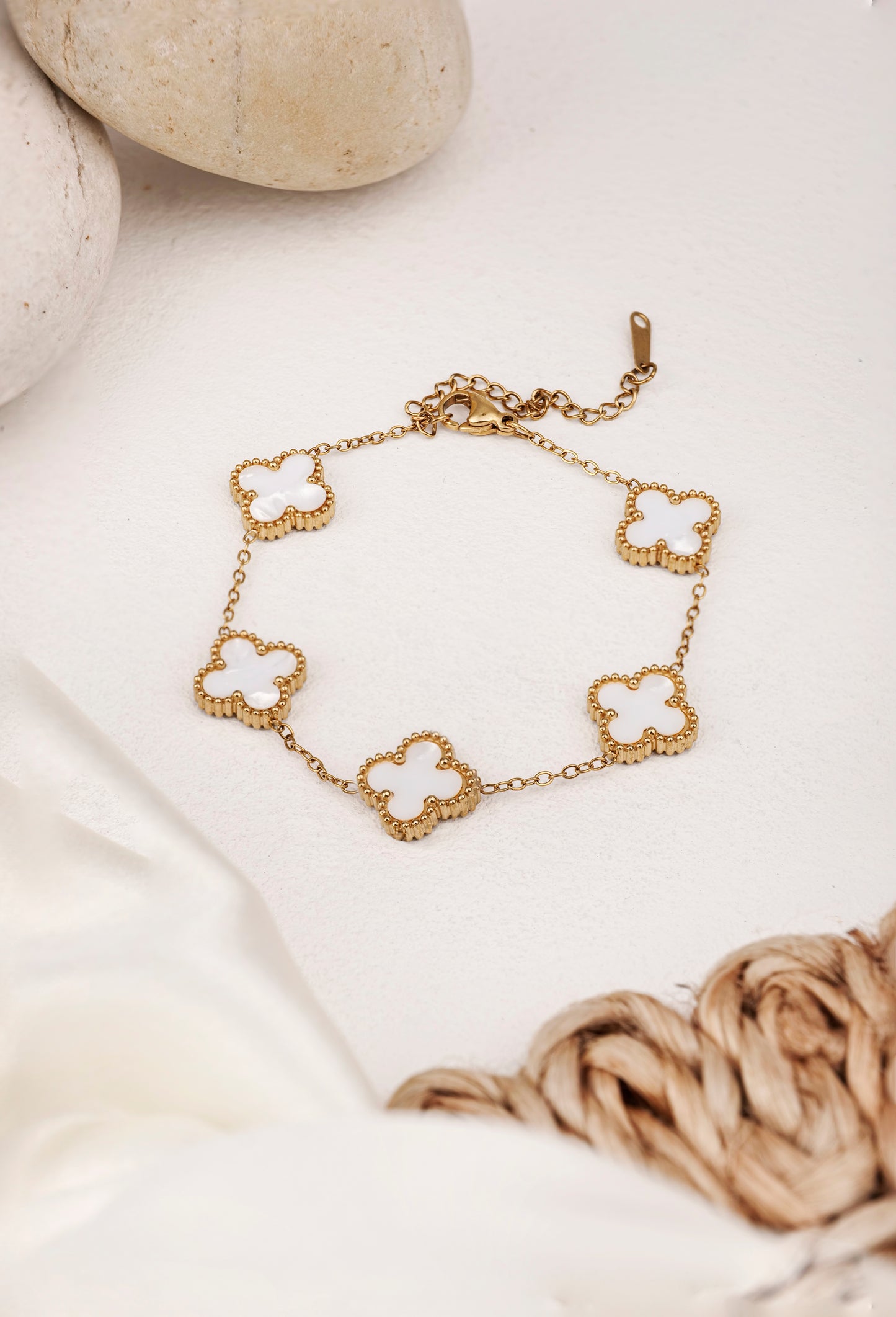 CLOVER CHARM BRACELET