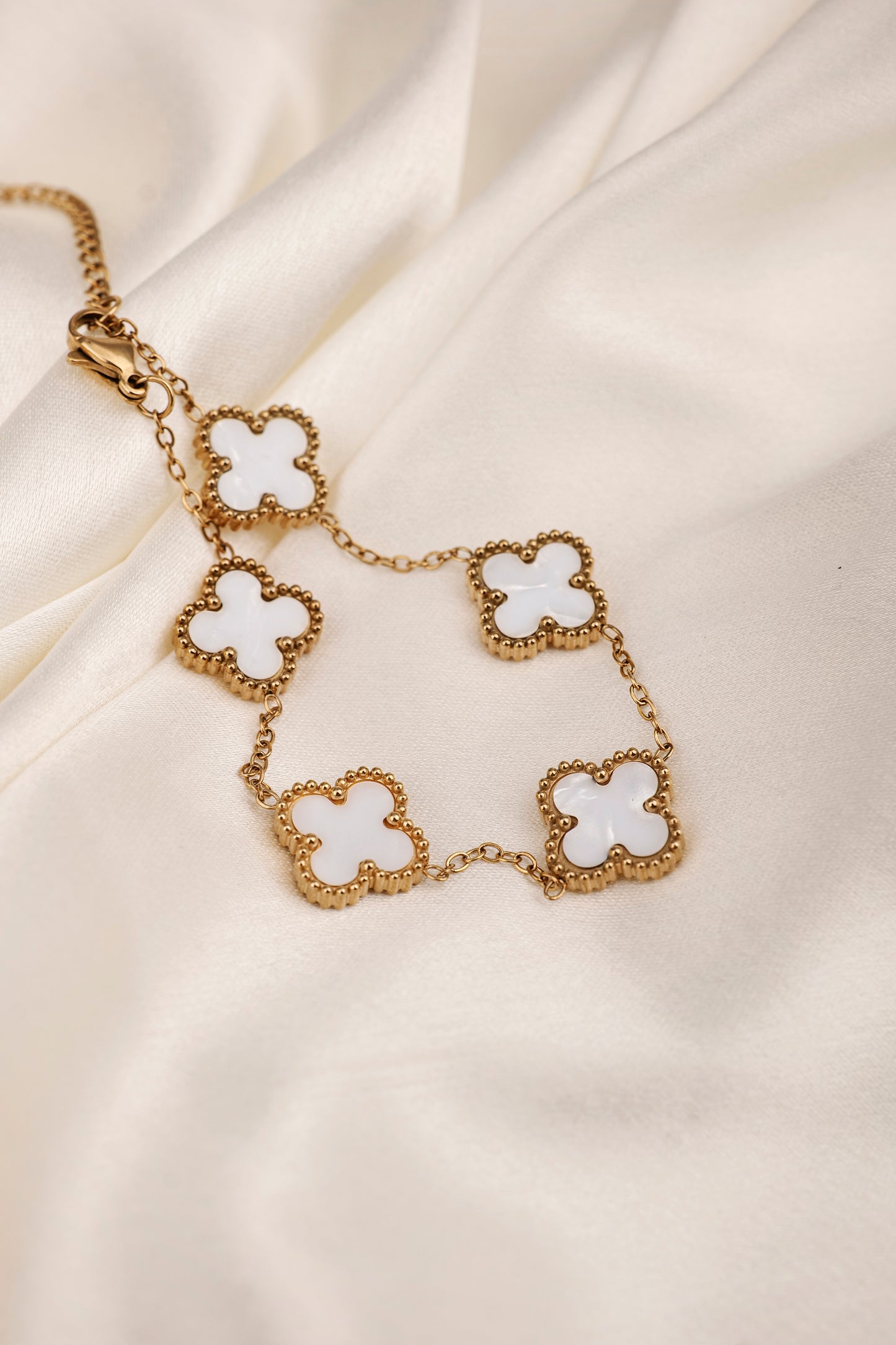 CLOVER CHARM BRACELET