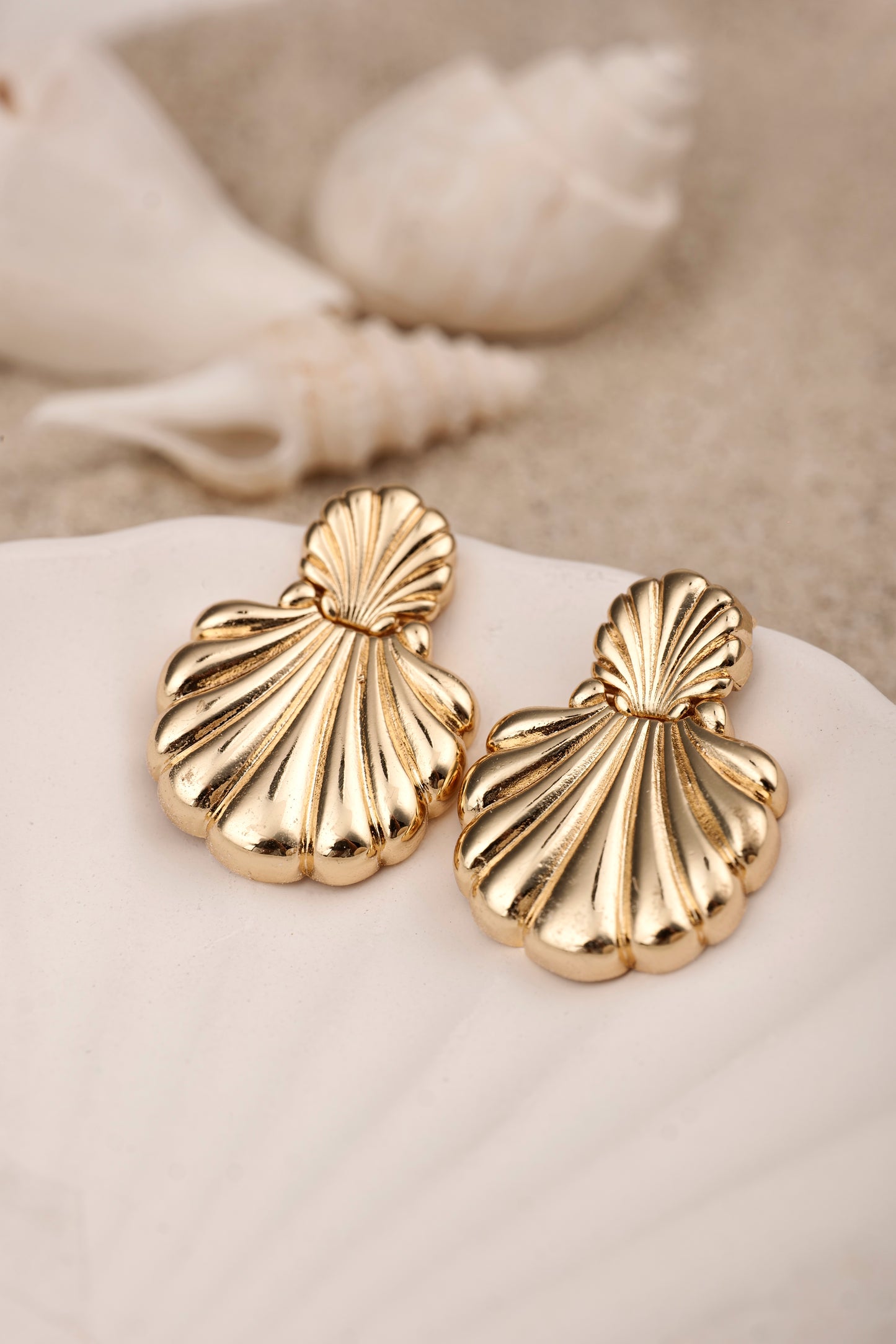 SHELL CHARM EVERYDAY EARRINGS