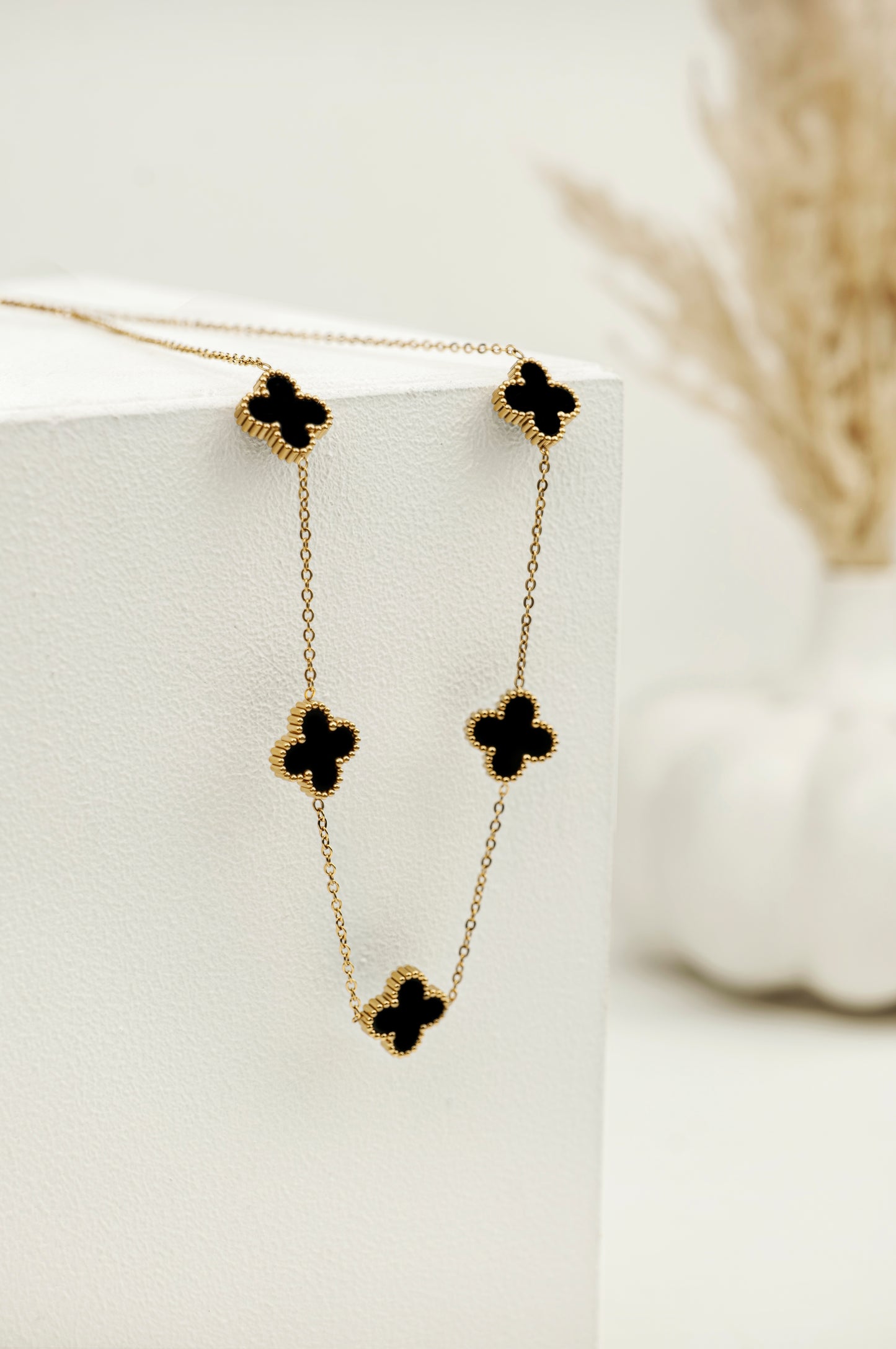 BLACK CLOVER CHAIN