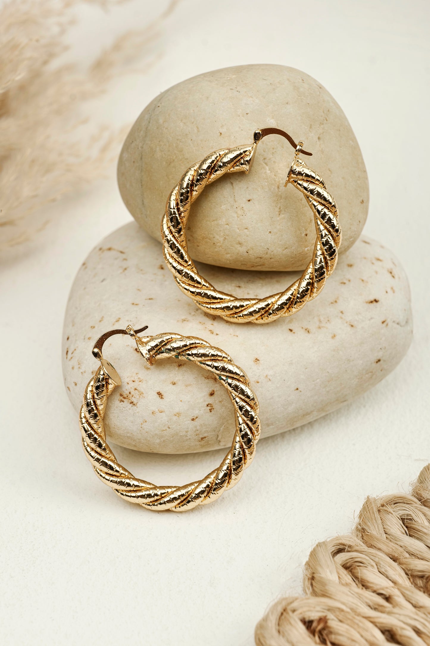 TWISTED BRASS ANTI TARNISH HOOPS