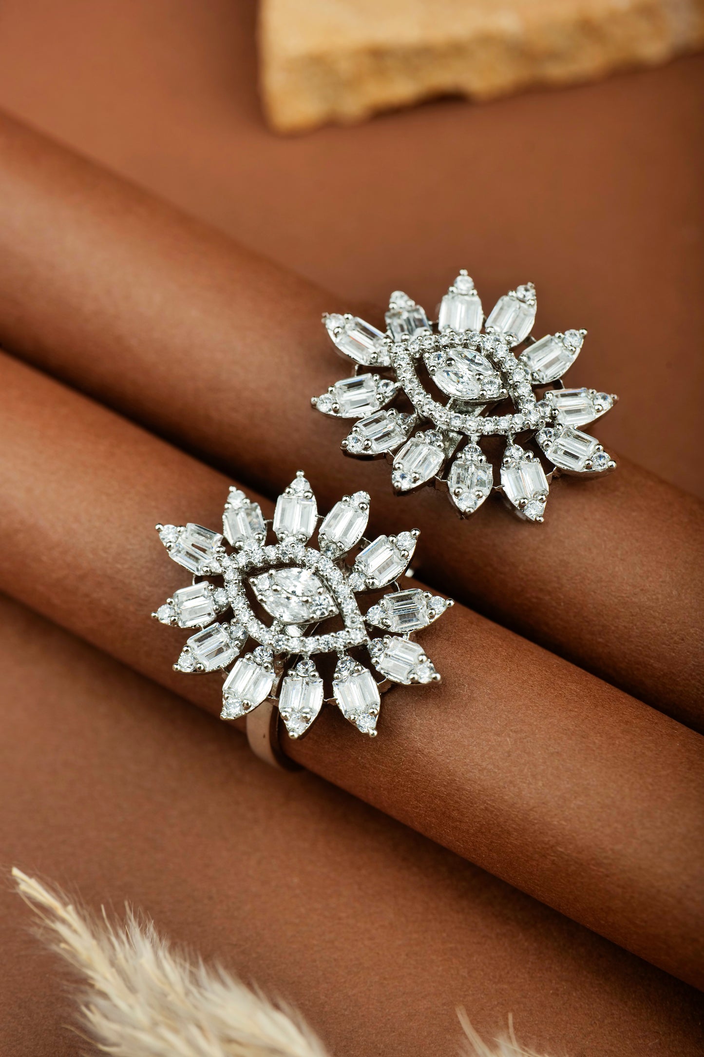 STARLET DOUBLE FINGER STATEMENT RING