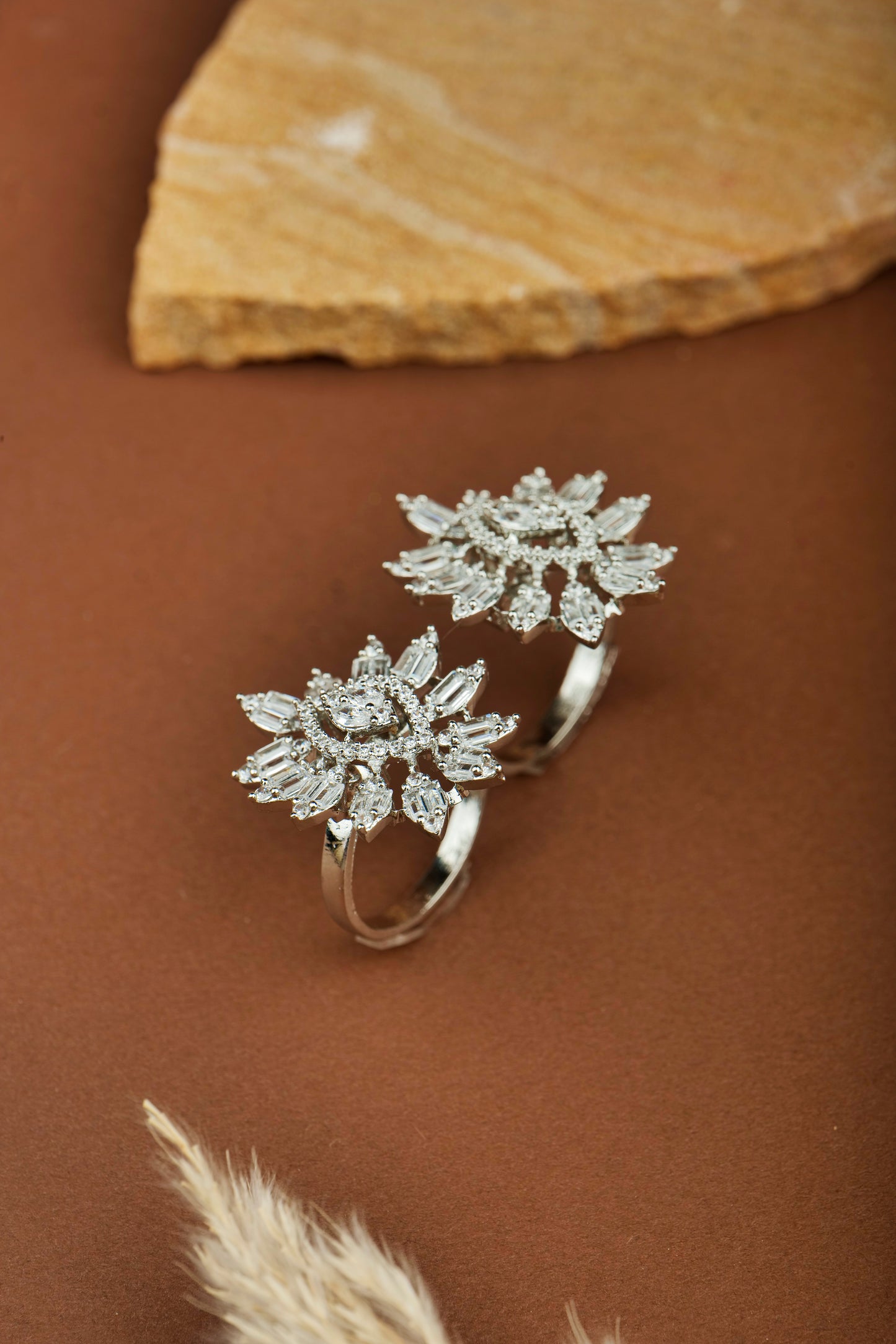 STARLET DOUBLE FINGER STATEMENT RING