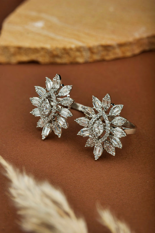 STARLET DOUBLE FINGER STATEMENT RING