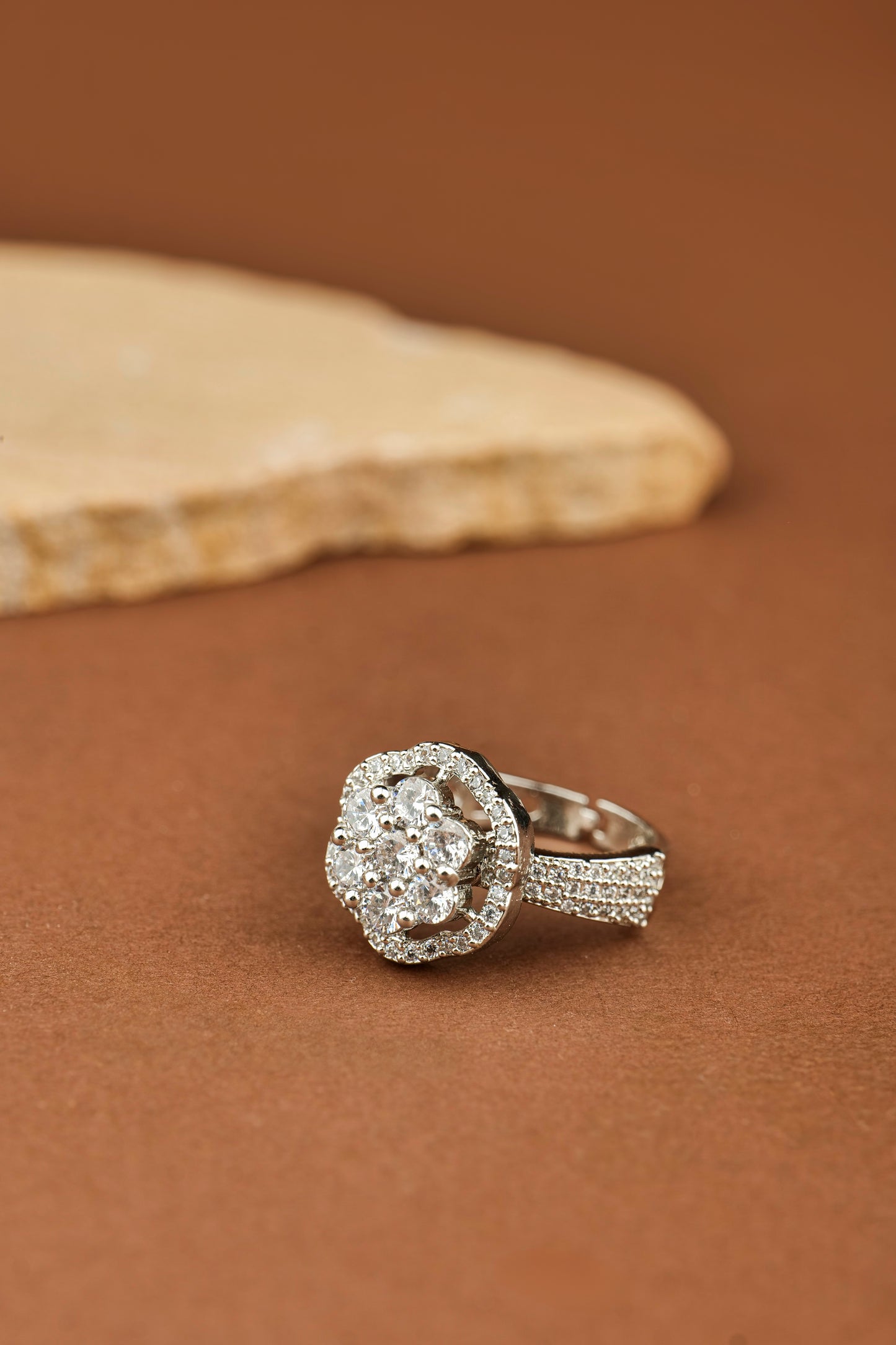 DIAMOND BLOOM RING