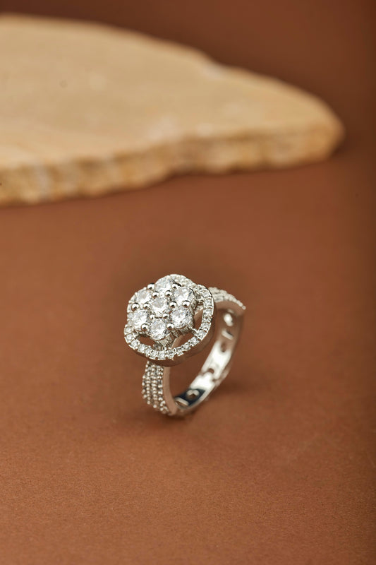 DIAMOND BLOOM RING