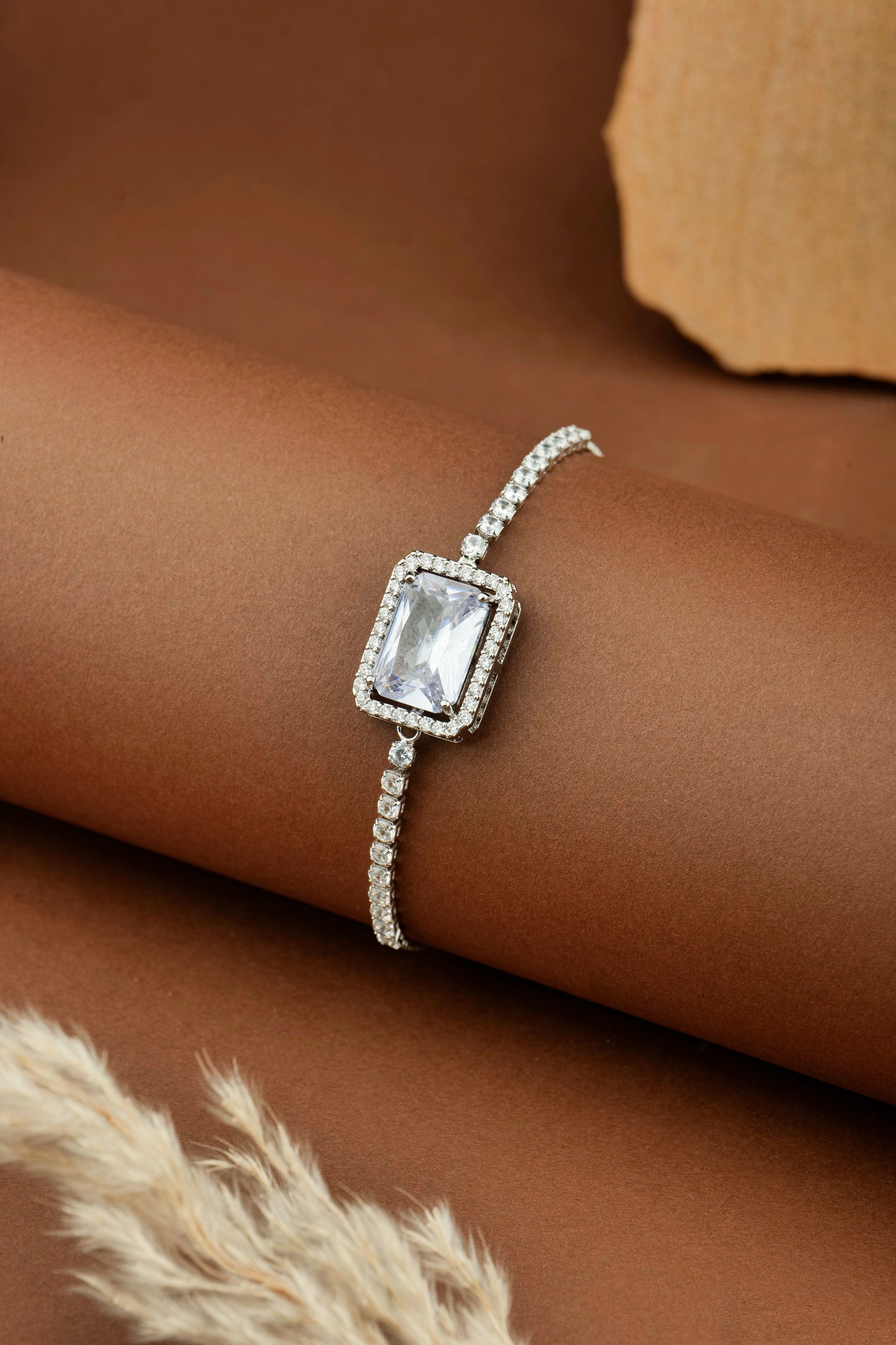 RADIANT EMERALD-CUT CRYSTAL BRACELET
