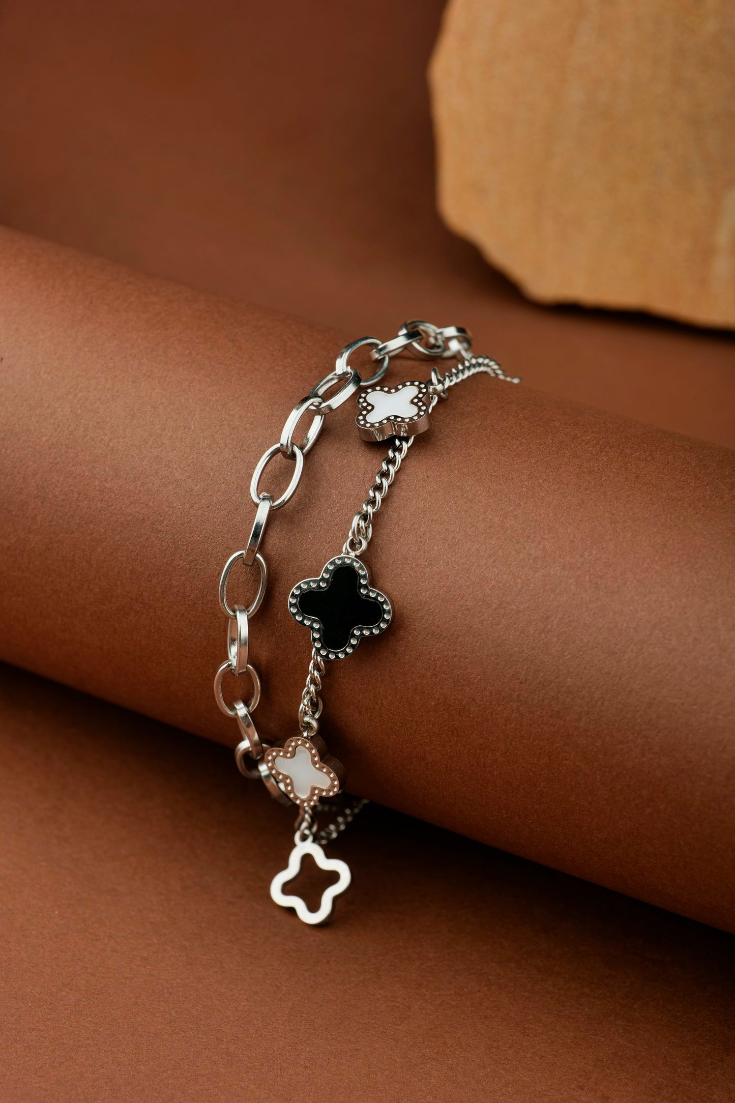 CLOVER DUO CHARM BRACELET