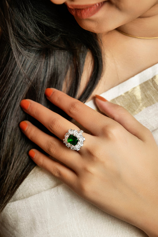 EMERALD BLOOM RING