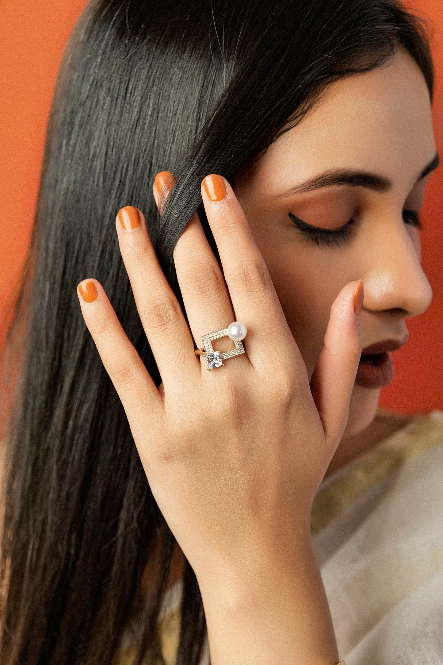 PEARL FRAME RING