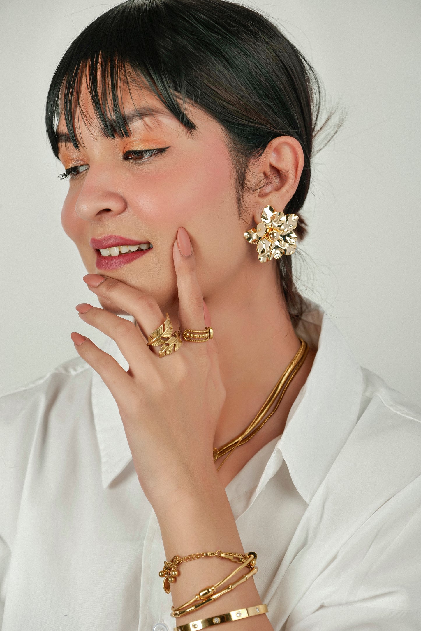 GOLDEN BLOOM STATEMENT STUD