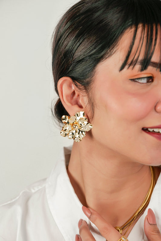 GOLDEN BLOOM STATEMENT STUD