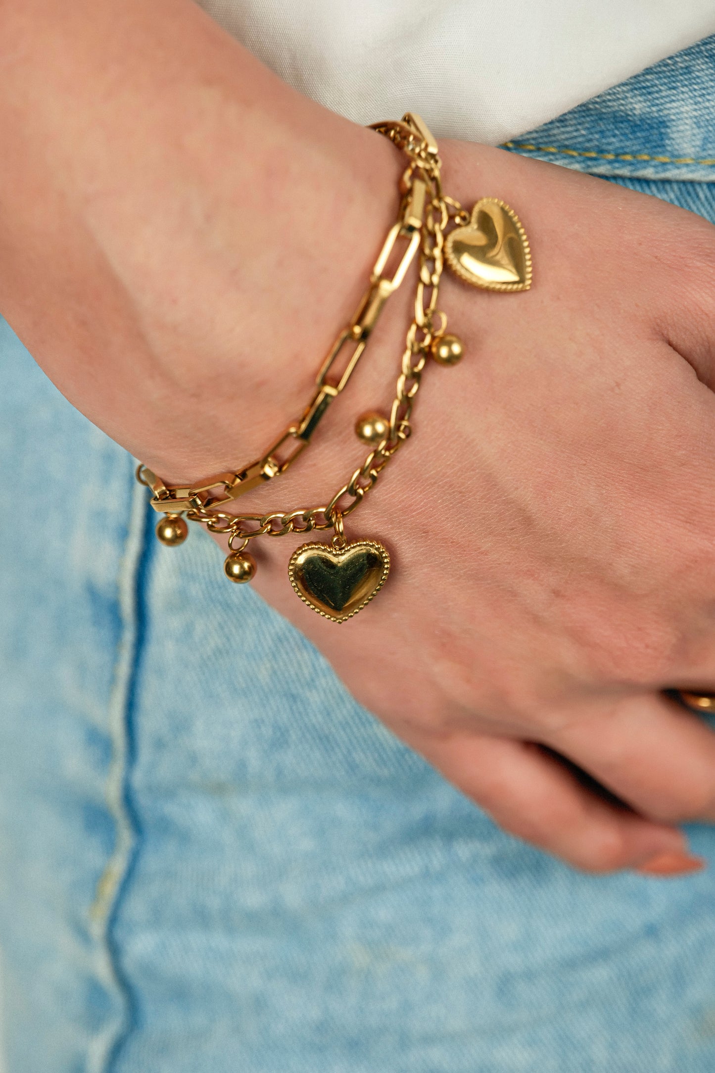 GOLDEN HEART CHARM BRACELET