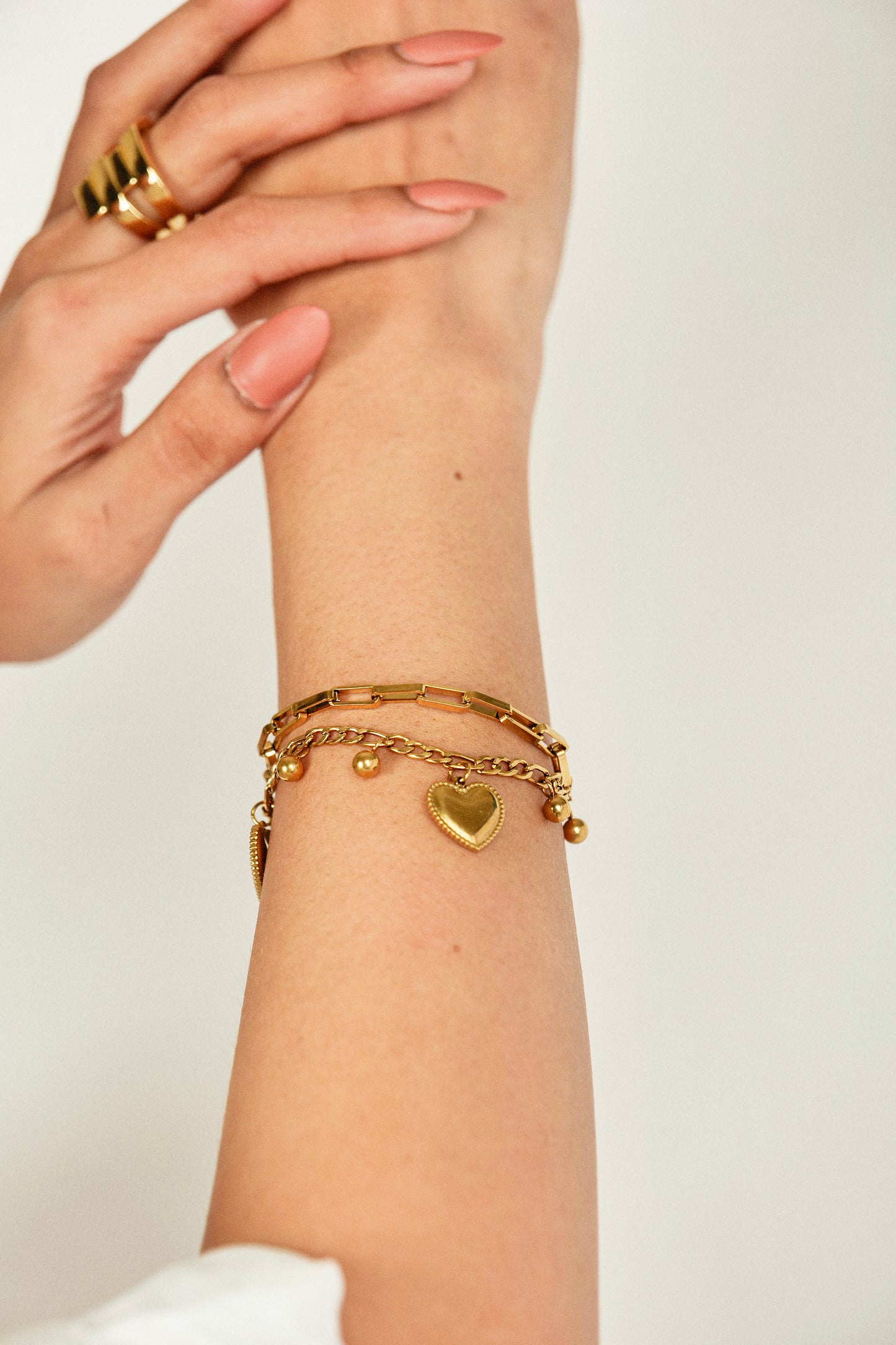 GOLDEN HEART CHARM BRACELET