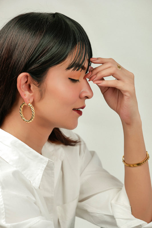 TWISTED BRASS ANTI TARNISH HOOPS