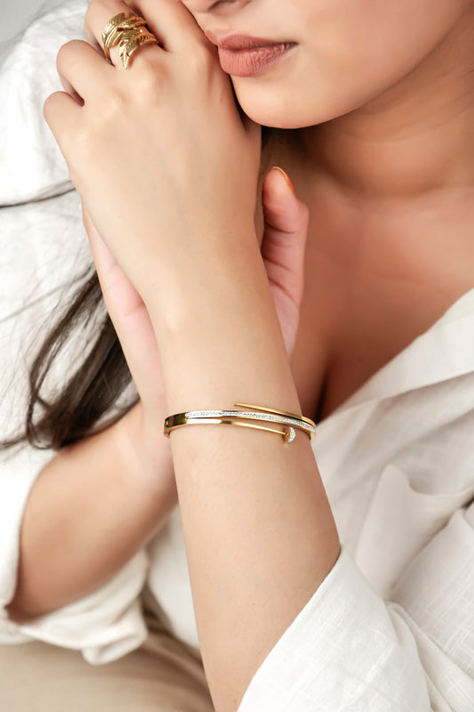 AMERICAN DIAMOND SLEEK NAIL BRACELET