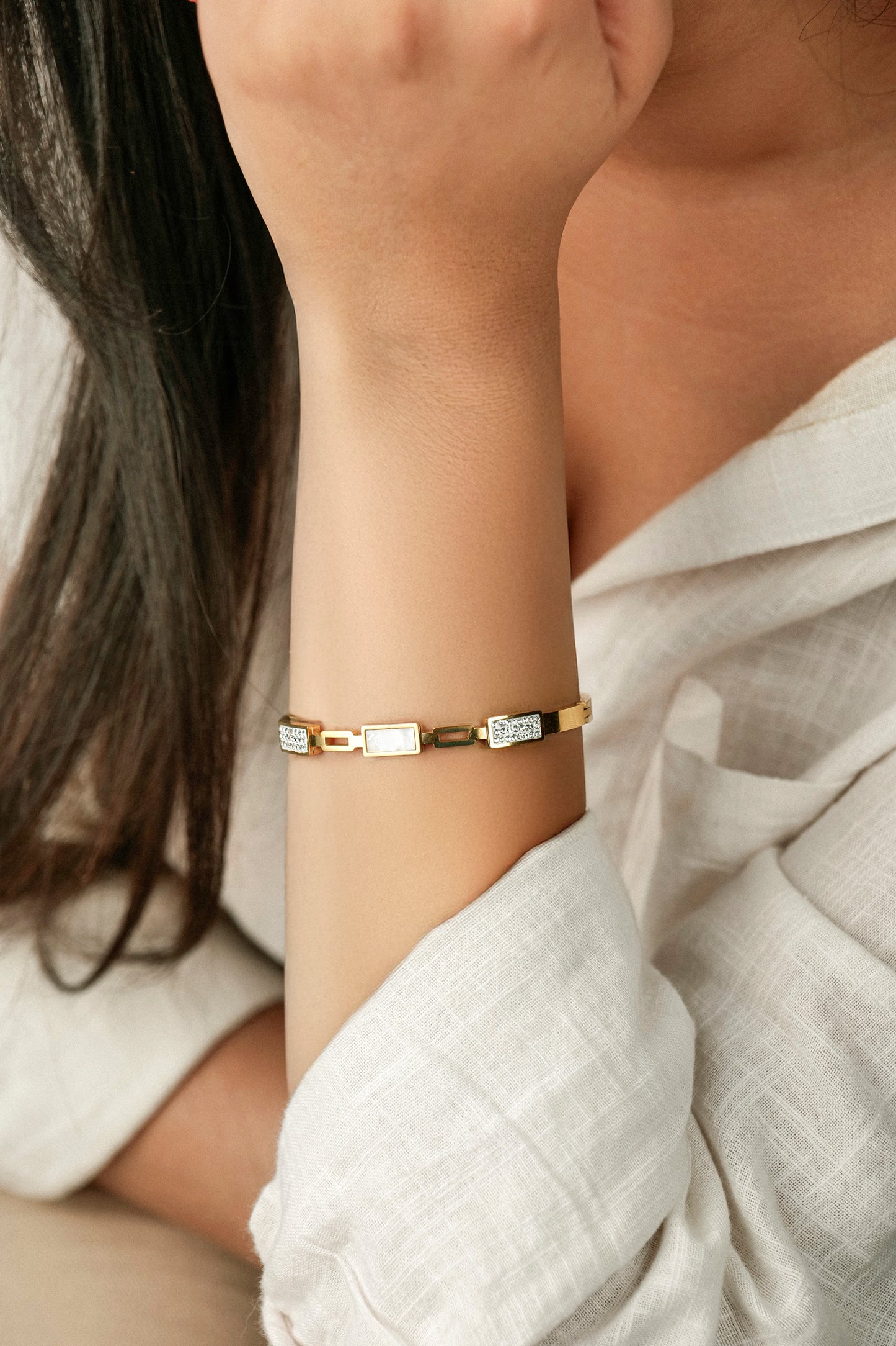 MOTHER OF PEARL & CRYSTAL LINK BRACELET
