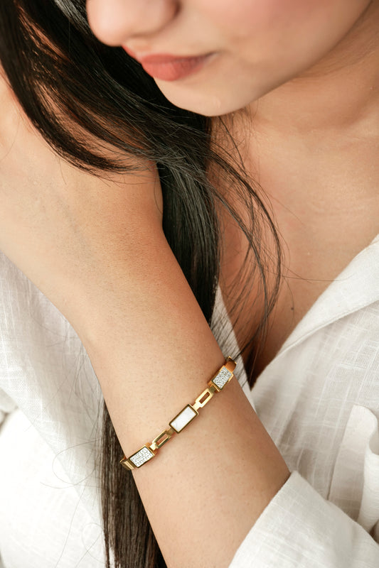 MOTHER OF PEARL & CRYSTAL LINK BRACELET