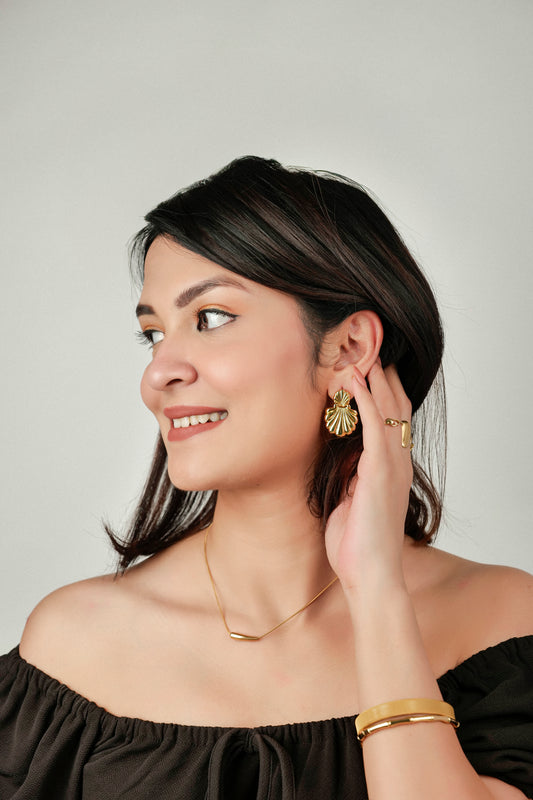 SHELL CHARM EVERYDAY EARRINGS