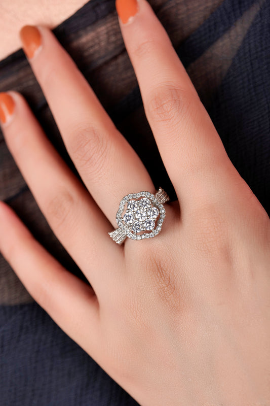 DIAMOND BLOOM RING