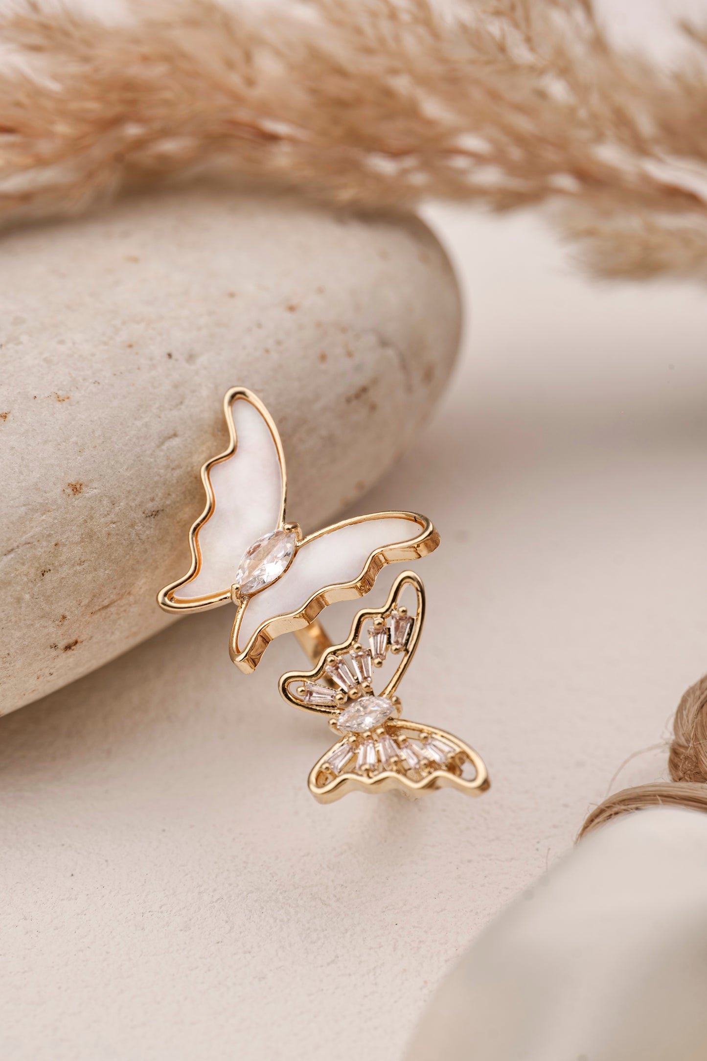 BUTTERFLY WHISPER RING