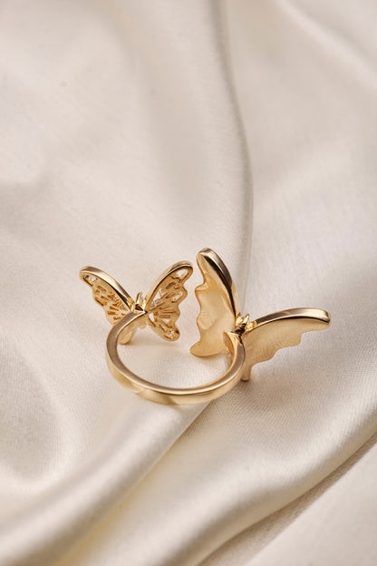 BUTTERFLY WHISPER RING