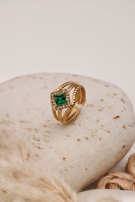 EMERALD REIGN RING