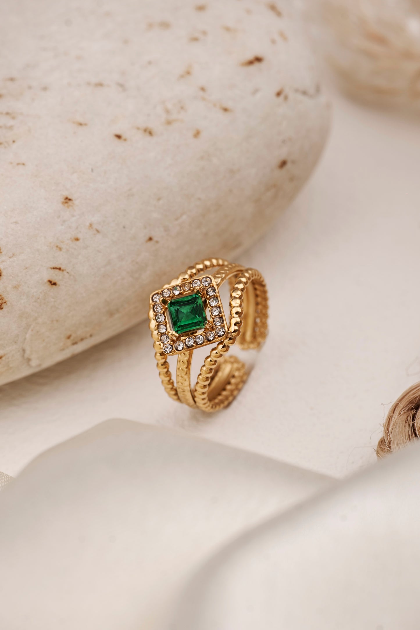 EMERALD REIGN RING