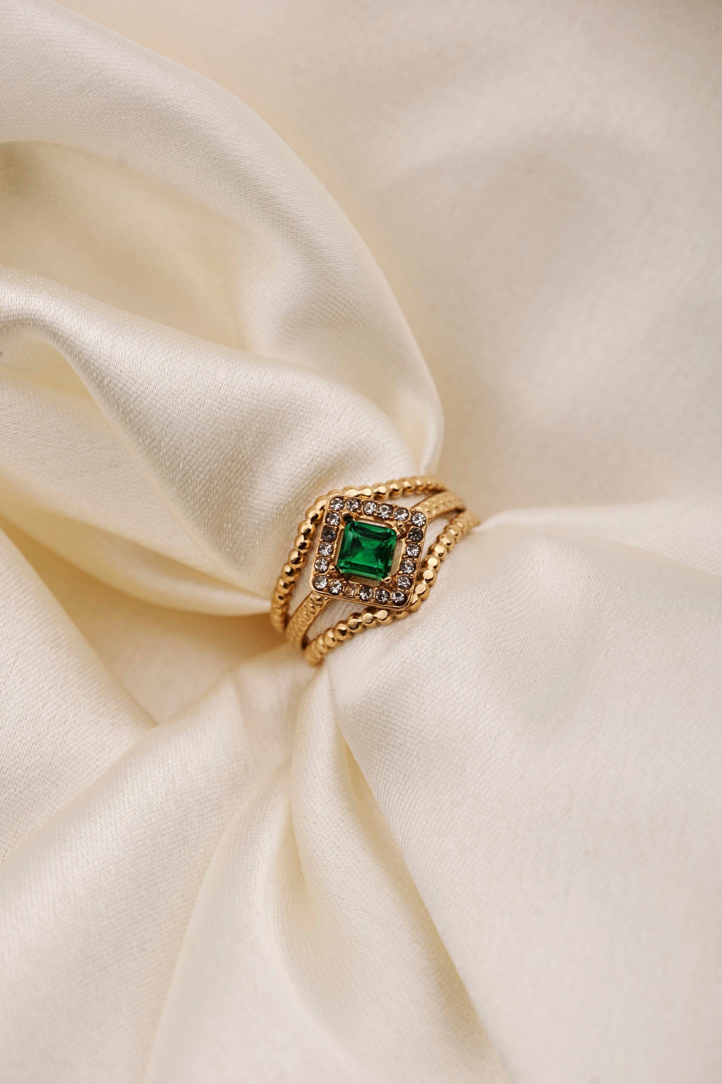 EMERALD REIGN RING