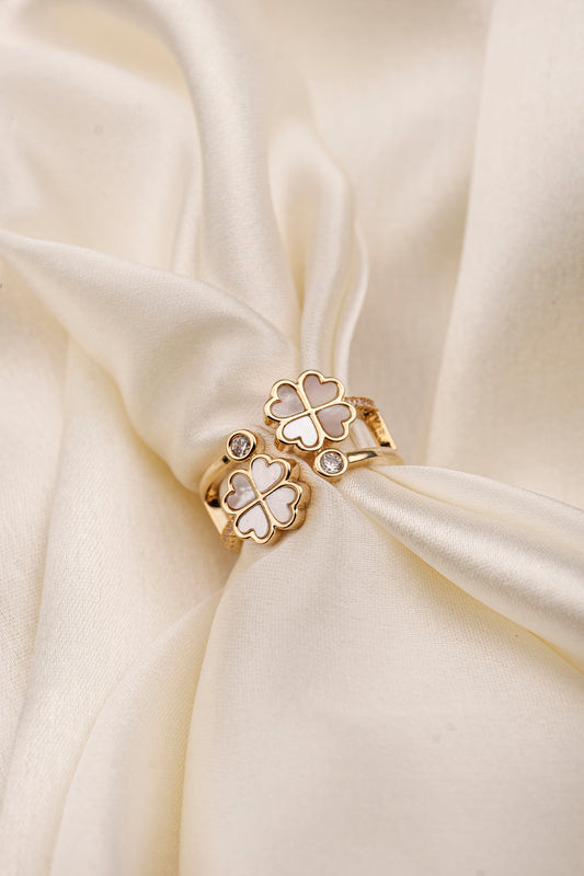 LUCK CHARM CLOVER RING
