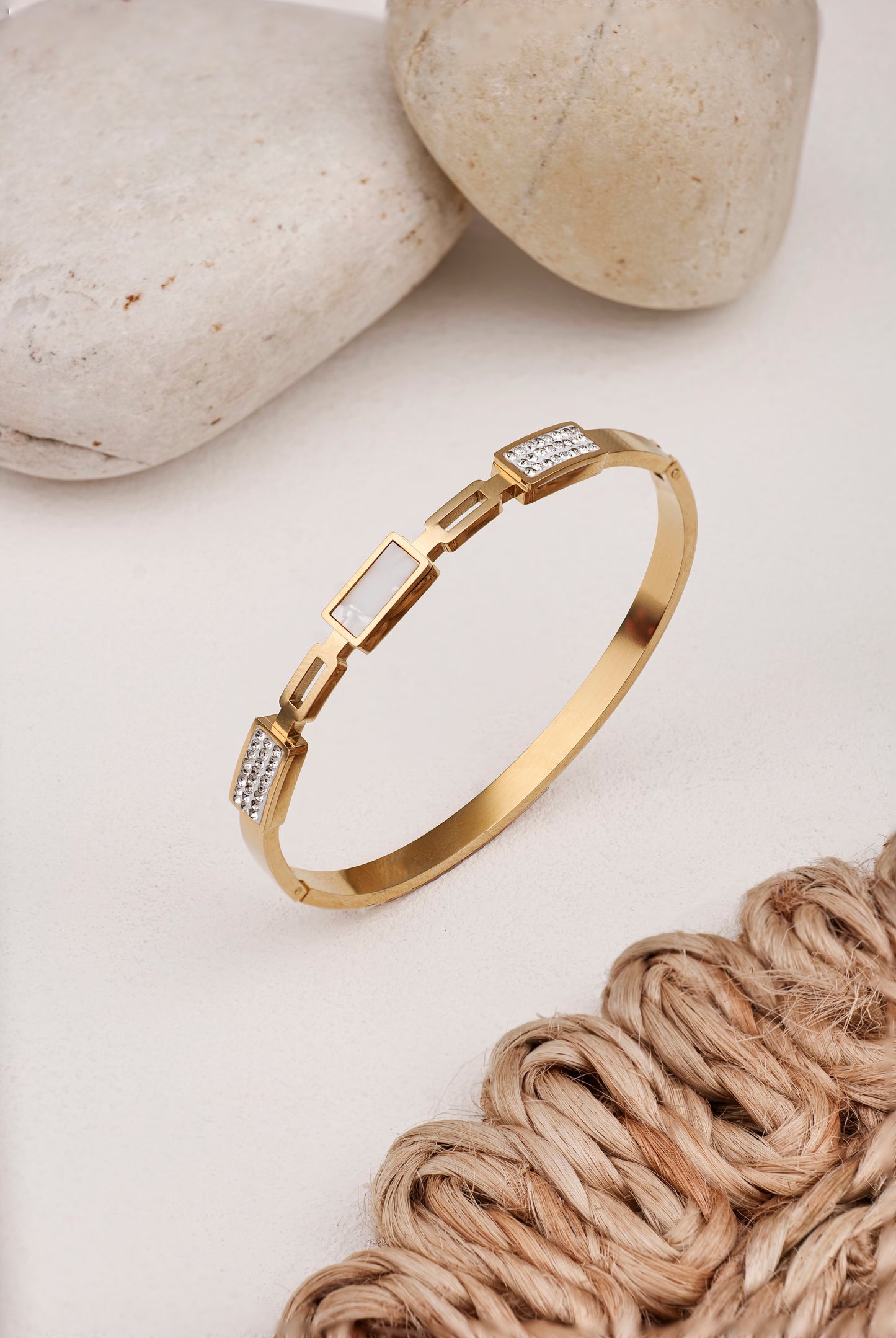 MOTHER OF PEARL & CRYSTAL LINK BRACELET